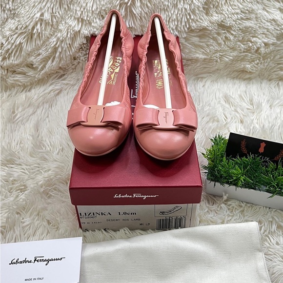 SOLD Authentic Salvatore Ferragamo LIZINKA BALLET FLAT - Picture 1 of 7